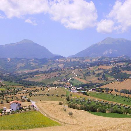 Agriturismo Il Vecchio Carro Campli Exteriör bild